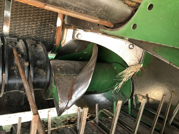 2020 John Deere 560M Baler/Round