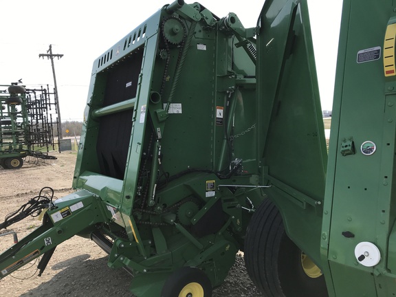 2020 John Deere 560M Baler/Round
