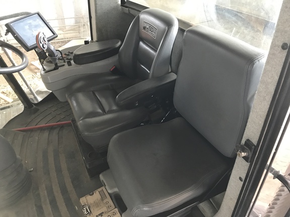 2015 New Holland Speedrower 220 Windrower