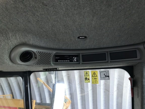 2015 New Holland Speedrower 220 Windrower