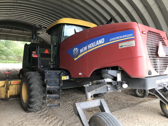 2015 New Holland Speedrower 220 Windrower