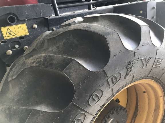 2015 New Holland Speedrower 220 Windrower