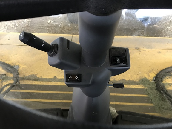 2015 New Holland Speedrower 220 Windrower