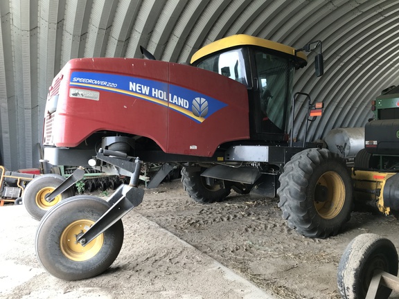 2015 New Holland Speedrower 220 Windrower