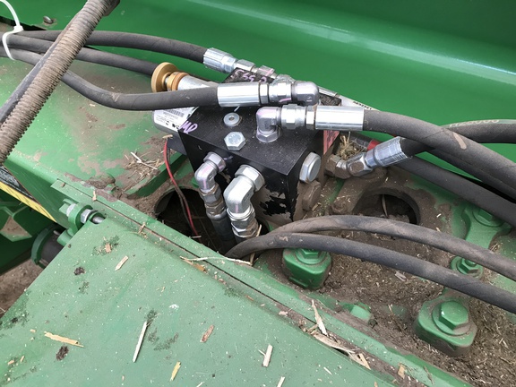 2016 John Deere 569 Premium Baler/Round