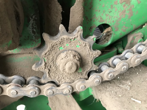 2016 John Deere 569 Premium Baler/Round