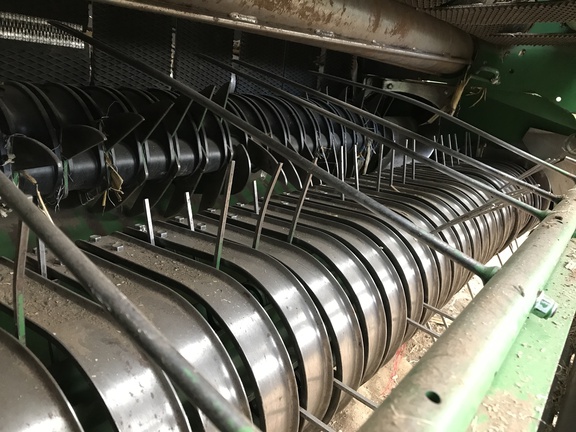 2016 John Deere 569 Premium Baler/Round