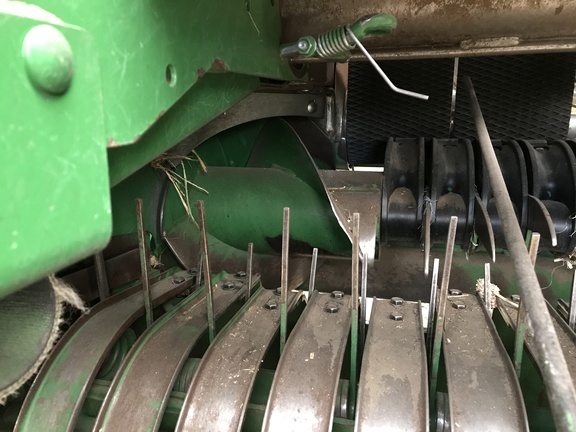 2016 John Deere 569 Premium Baler/Round