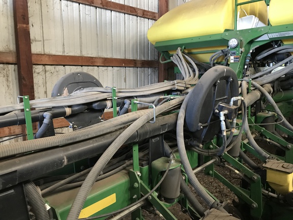 2012 John Deere 1770NT CCS Planter