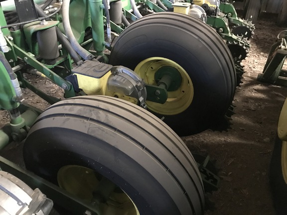 2012 John Deere 1770NT CCS Planter