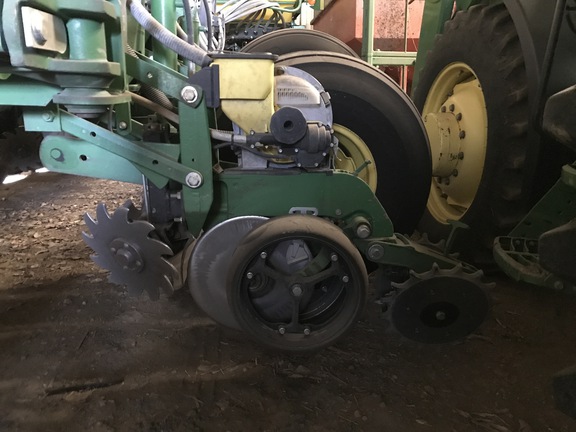 2012 John Deere 1770NT CCS Planter