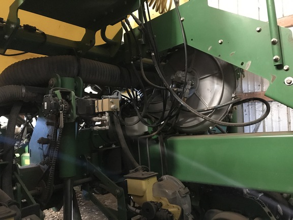 2012 John Deere 1770NT CCS Planter