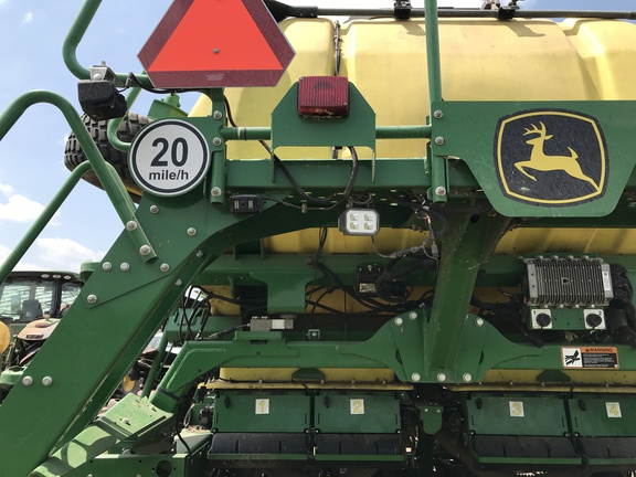 2021 John Deere N530C Air Seeder