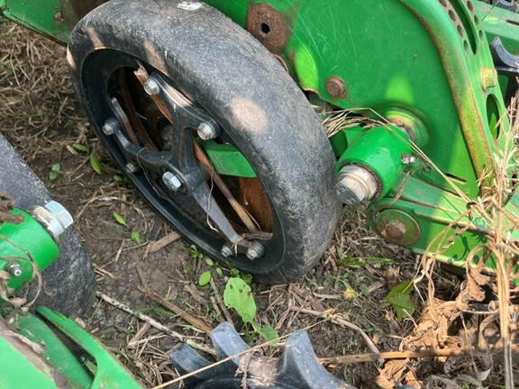 2000 John Deere 1530 Drill