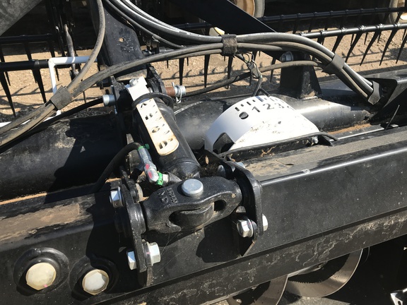 2018 MacDon FD75-35 Header Combine
