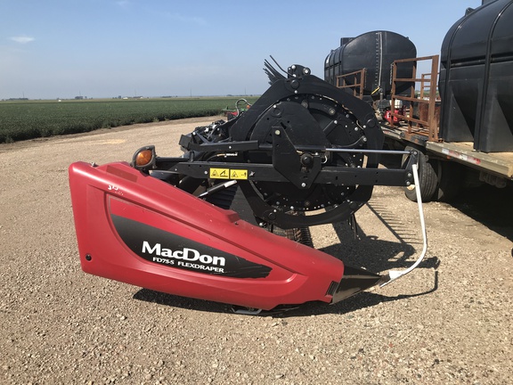 2018 MacDon FD75-35 Header Combine