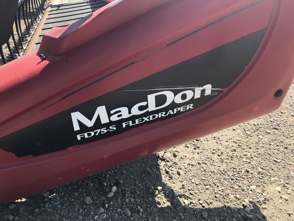 2018 MacDon FD75-35 Header Combine