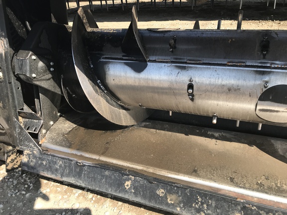 2018 MacDon FD75-35 Header Combine