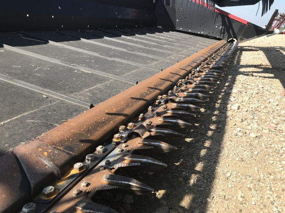 2018 MacDon FD75-35 Header Combine