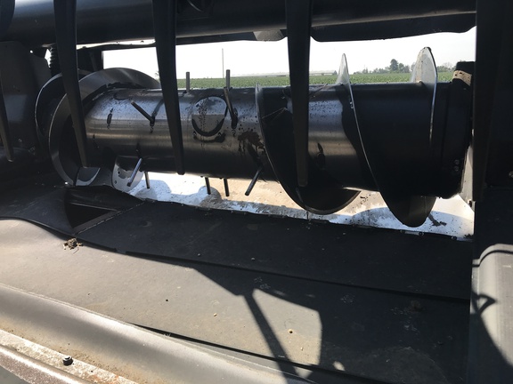 2018 MacDon FD75-35 Header Combine