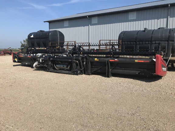 2018 MacDon FD75-35 Header Combine