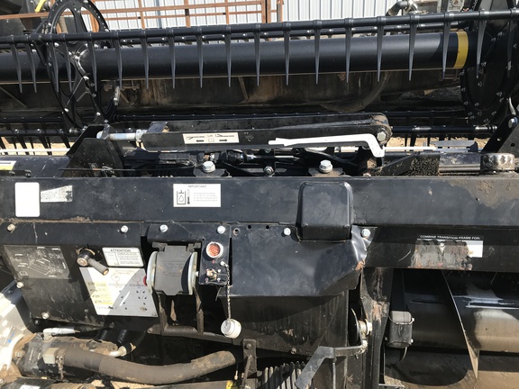 2018 MacDon FD75-35 Header Combine