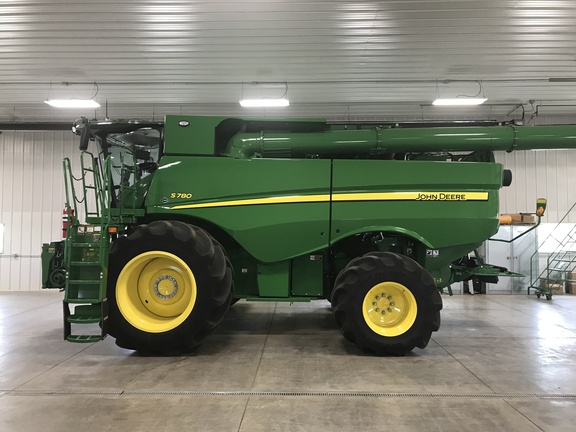 2024 John Deere S780 Combine