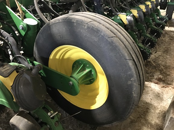 2020 John Deere 1775NT Planter