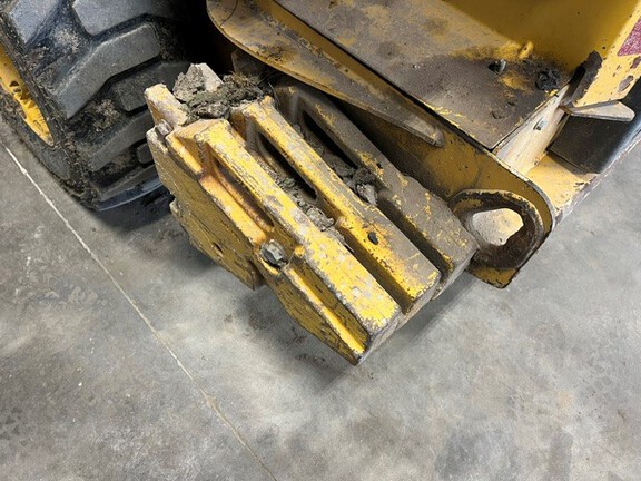 2015 John Deere 320E Skid Steer Loader