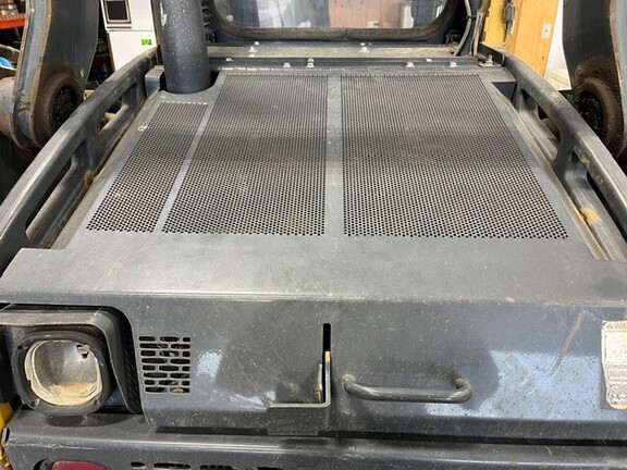 2015 John Deere 320E Skid Steer Loader