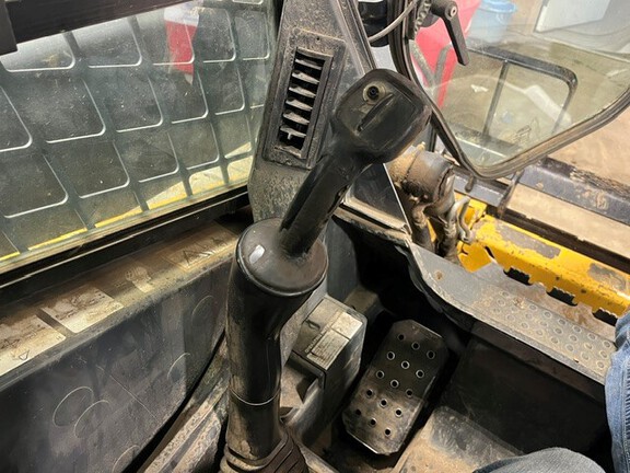 2015 John Deere 320E Skid Steer Loader