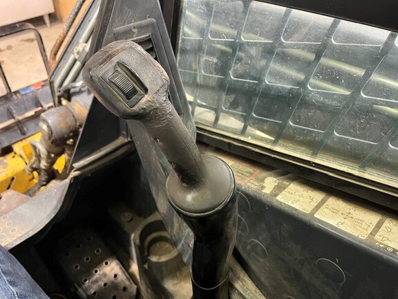 2015 John Deere 320E Skid Steer Loader