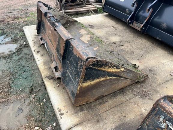 2015 John Deere 320E Skid Steer Loader