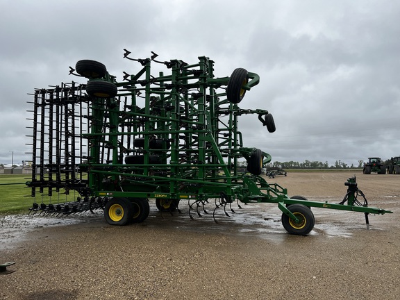2021 John Deere 2230FH Field Cultivator