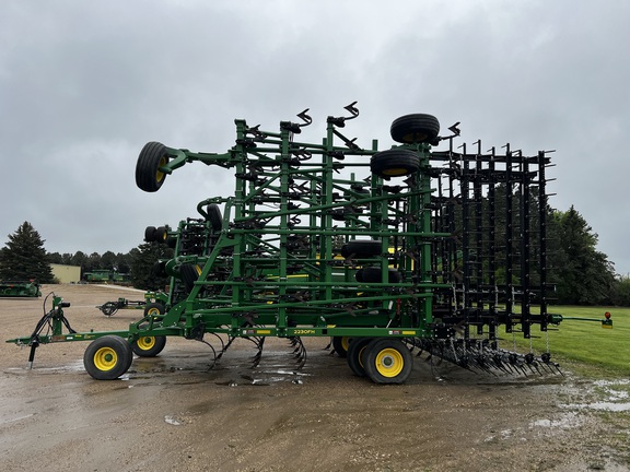 2021 John Deere 2230FH Field Cultivator