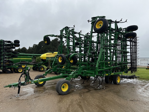 2021 John Deere 2230FH Field Cultivator