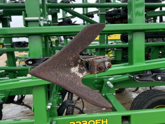 2021 John Deere 2230FH Field Cultivator