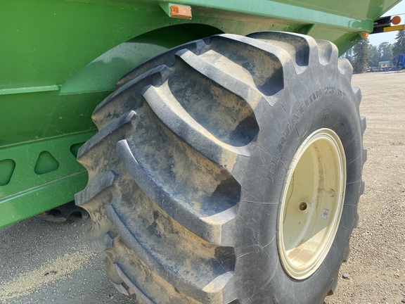 2013 Brent 1396 Grain Cart