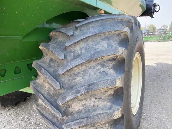 2013 Brent 1396 Grain Cart