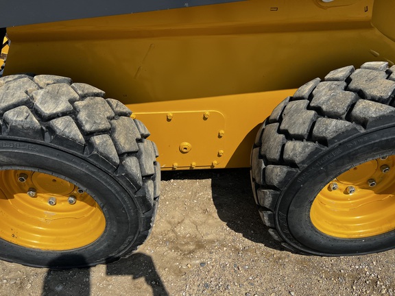 2022 John Deere 320G Skid Steer Loader