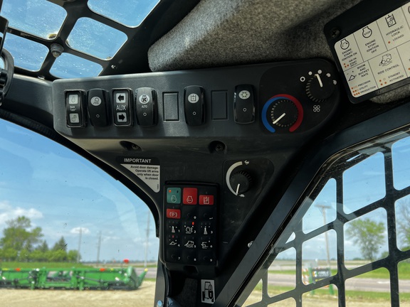 2022 John Deere 320G Skid Steer Loader