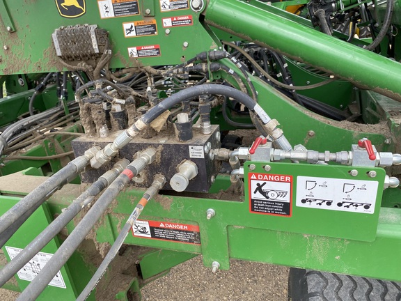 2022 John Deere N560 Air Seeder