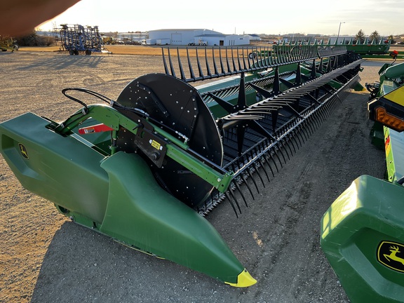 2023 John Deere RD40F Header Combine