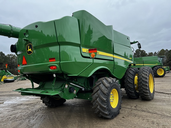 2022 John Deere S780 Combine