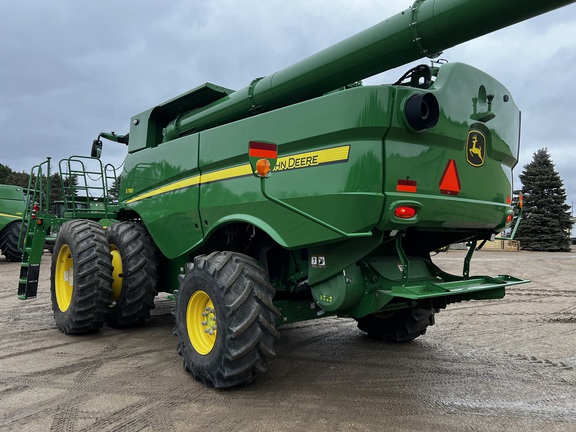 2022 John Deere S780 Combine