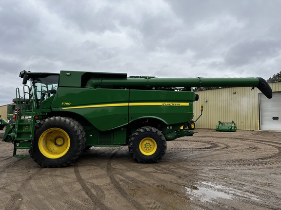 2022 John Deere S780 Combine