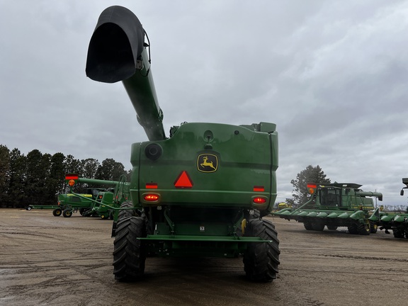 2022 John Deere S780 Combine