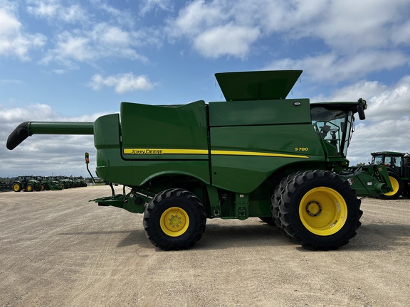 2022 John Deere S780 Combine