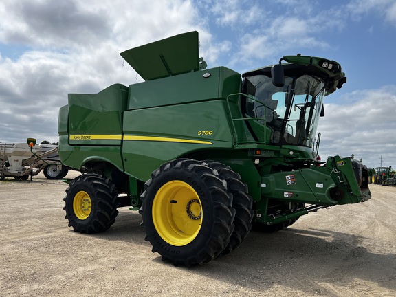 2022 John Deere S780 Combine