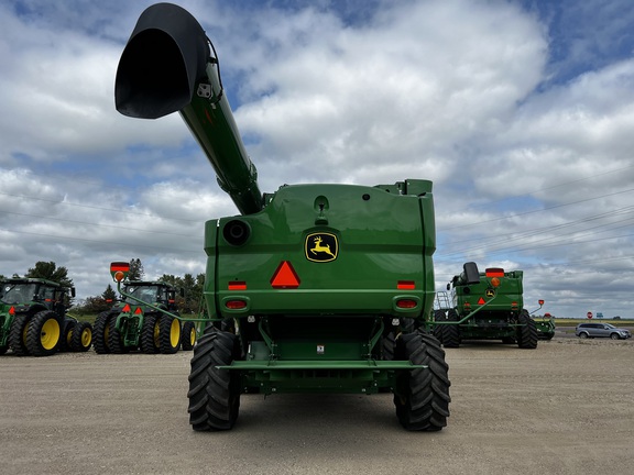 2022 John Deere S780 Combine